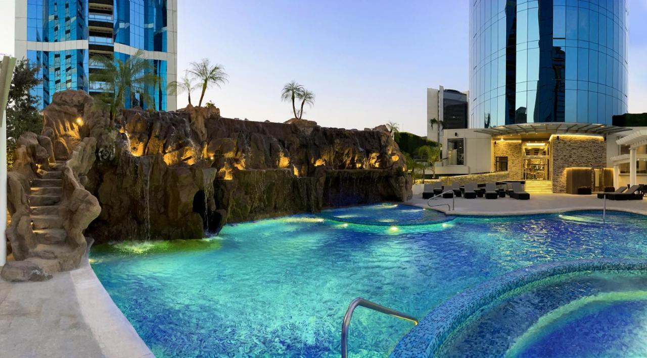 Safi Royal Luxury Metropolitan Hotel San Pedro Garza Garcia Exterior photo The pool at the Atlantis Paradise Island