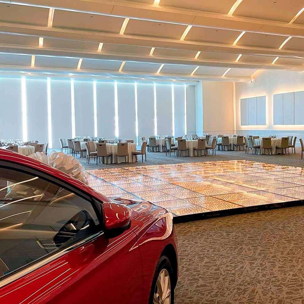 Safi Royal Luxury Metropolitan Hotel San Pedro Garza Garcia Facilities photo The interior of the new terminal
